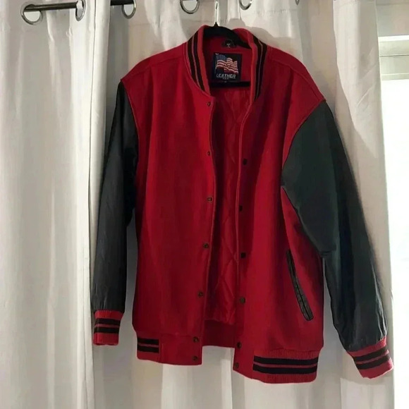 Vintage Red and Black Varsity Jacket XL – Bold & Classic! - Picture 7 of 8